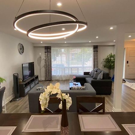 Spectacular 3 Bedroom 2 Wr House - Close To Airport 토론토 외부 사진