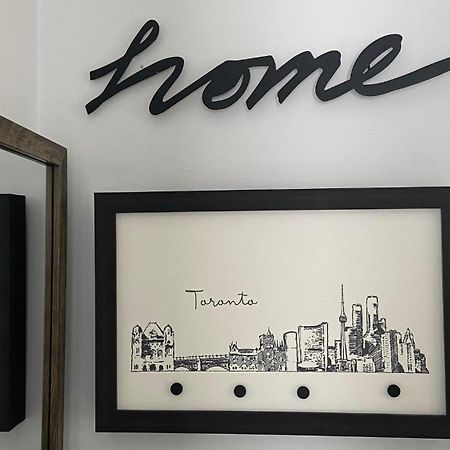 Spectacular 3 Bedroom 2 Wr House - Close To Airport 토론토 외부 사진