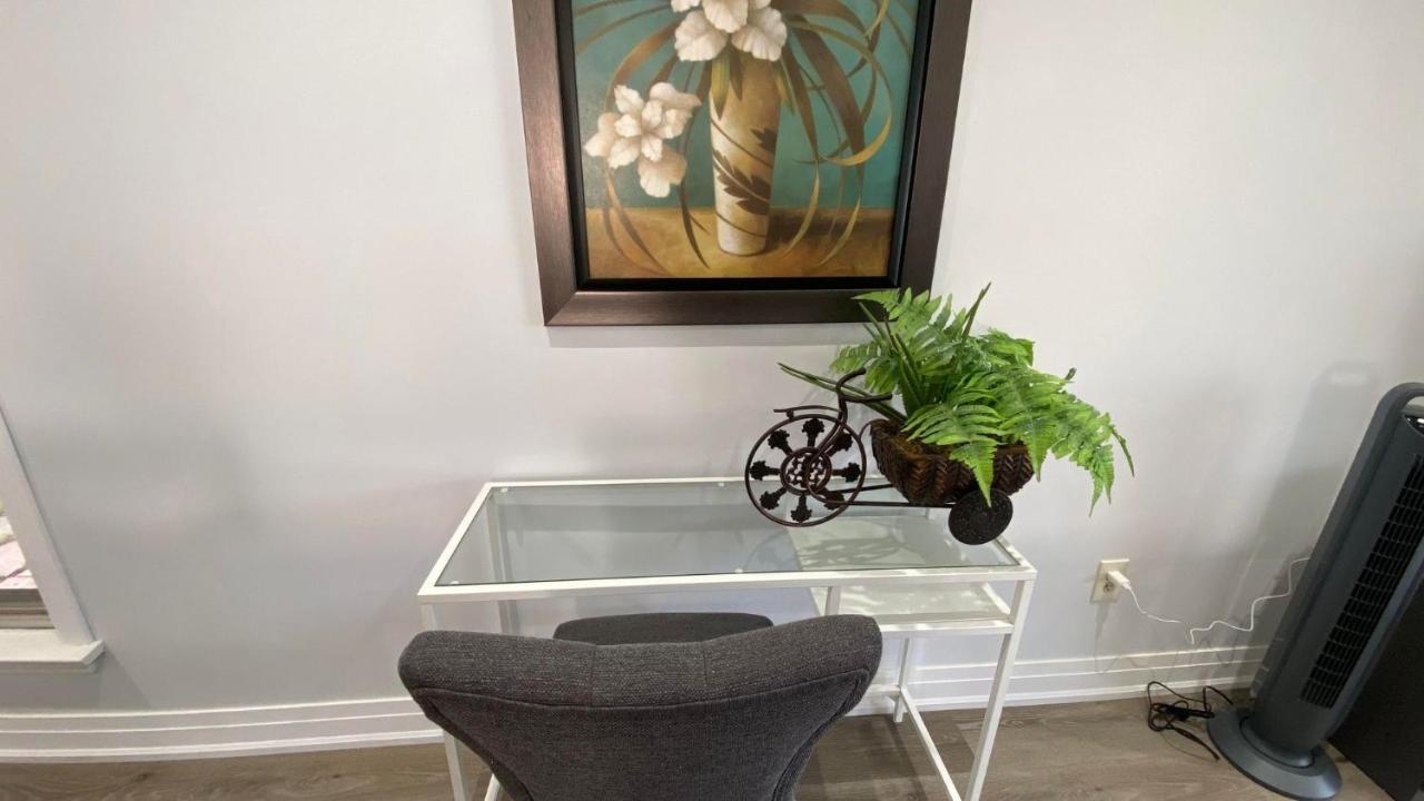 Spectacular 3 Bedroom 2 Wr House - Close To Airport 토론토 외부 사진